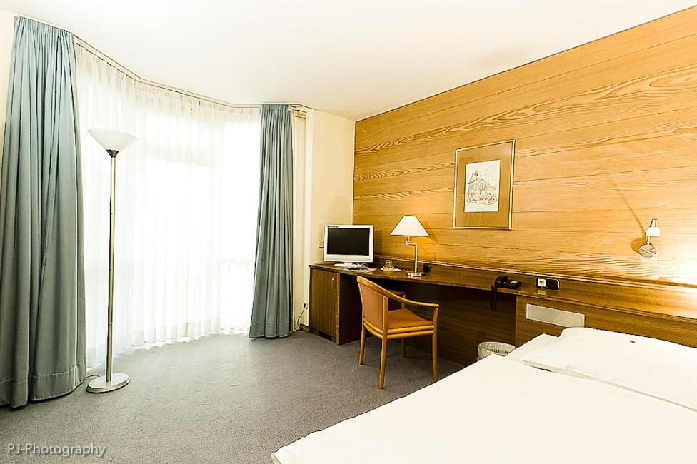 Hotel Alexander Koln Frechen Ruang foto